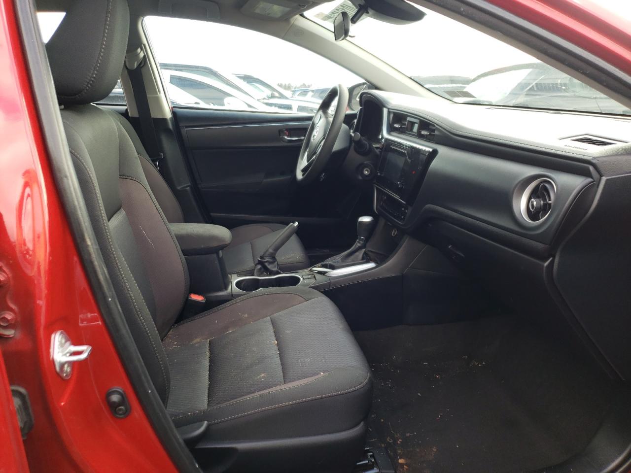Photo 5 from auction – 2018 TOYOTA COROLLA L with VIN 2T1BURHE5JC076077