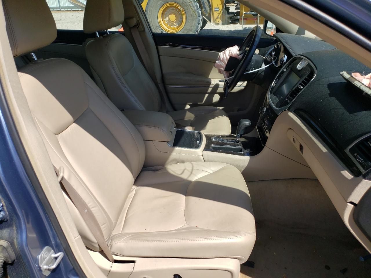 Photo 5 from auction – 2011 CHRYSLER 300 LIMITE with VIN 2C3CA5CG5BH583975