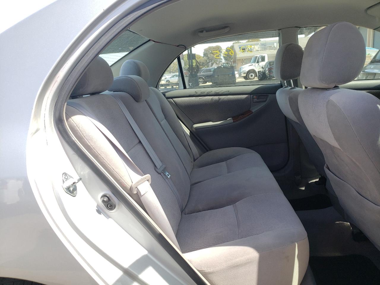 Photo 6 from auction – 2005 TOYOTA COROLLA CE with VIN 1NXBR32E85Z434235