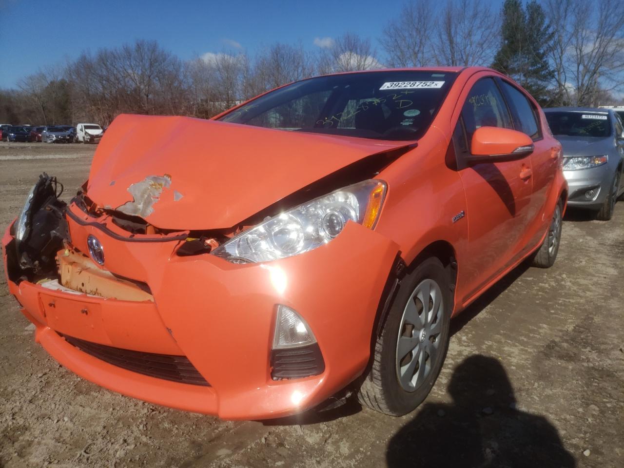 Photo 2 from auction – 2013 TOYOTA PRIUS C with VIN JTDKDTB38D1035388