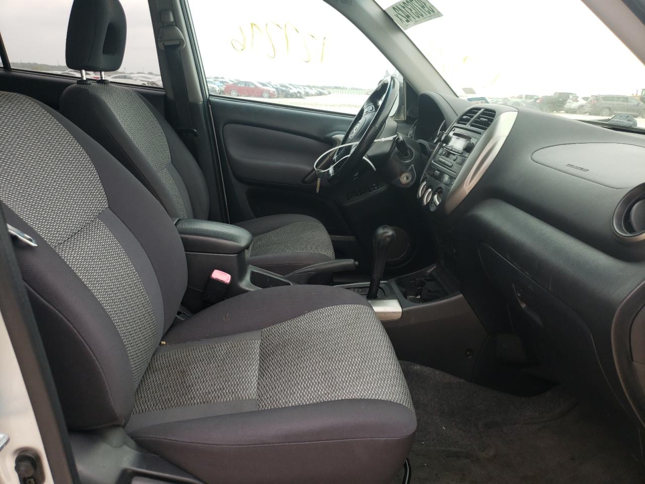 Photo 5 from auction – 2005 TOYOTA RAV4 with VIN JTEGD20V450078200