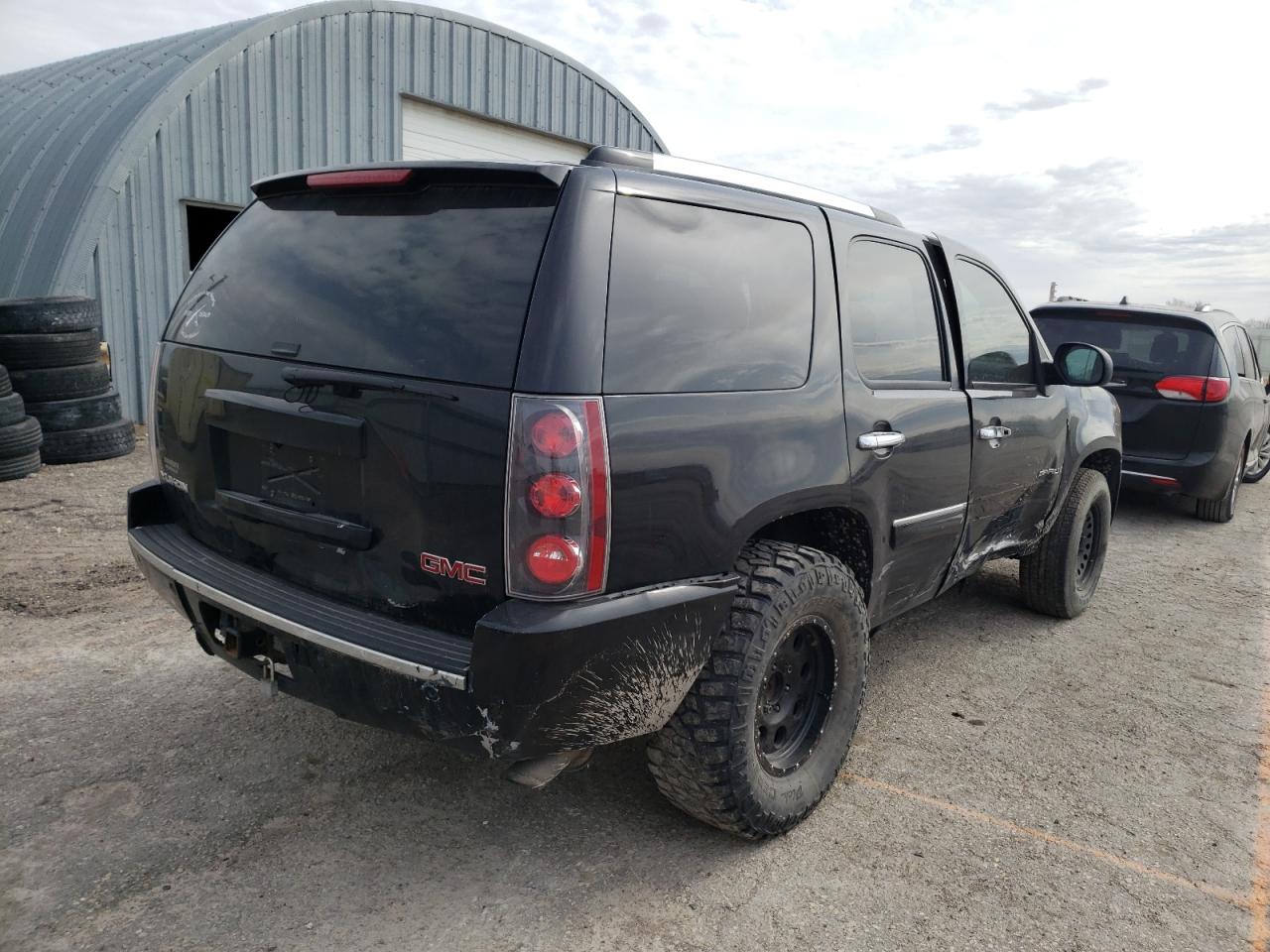 Photo 4 from auction – 2007 GMC YUKON DENA with VIN 1GKFK63877J378964