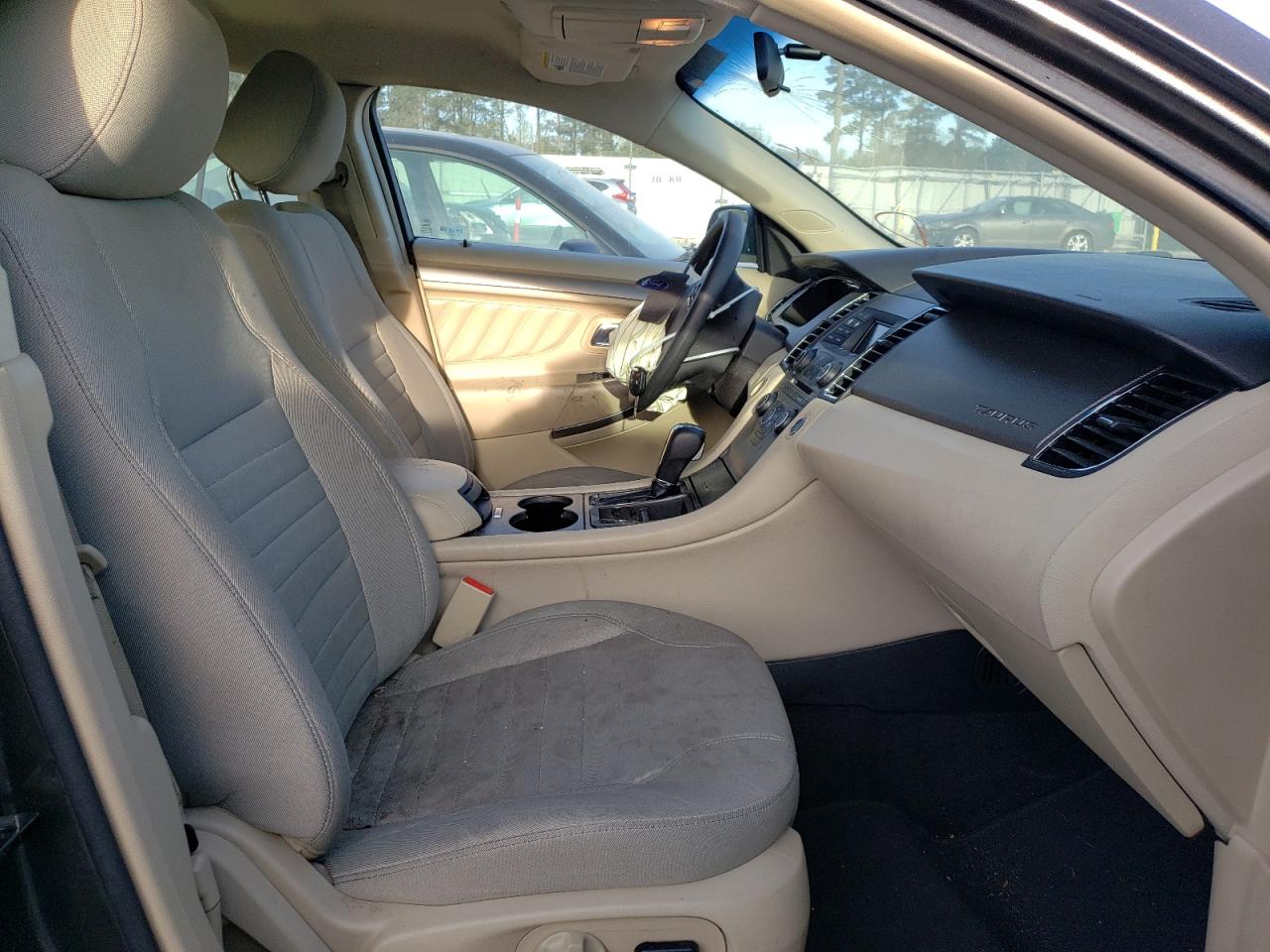 Photo 5 from auction – 2016 FORD TAURUS SE with VIN 1FAHP2D83GG116617
