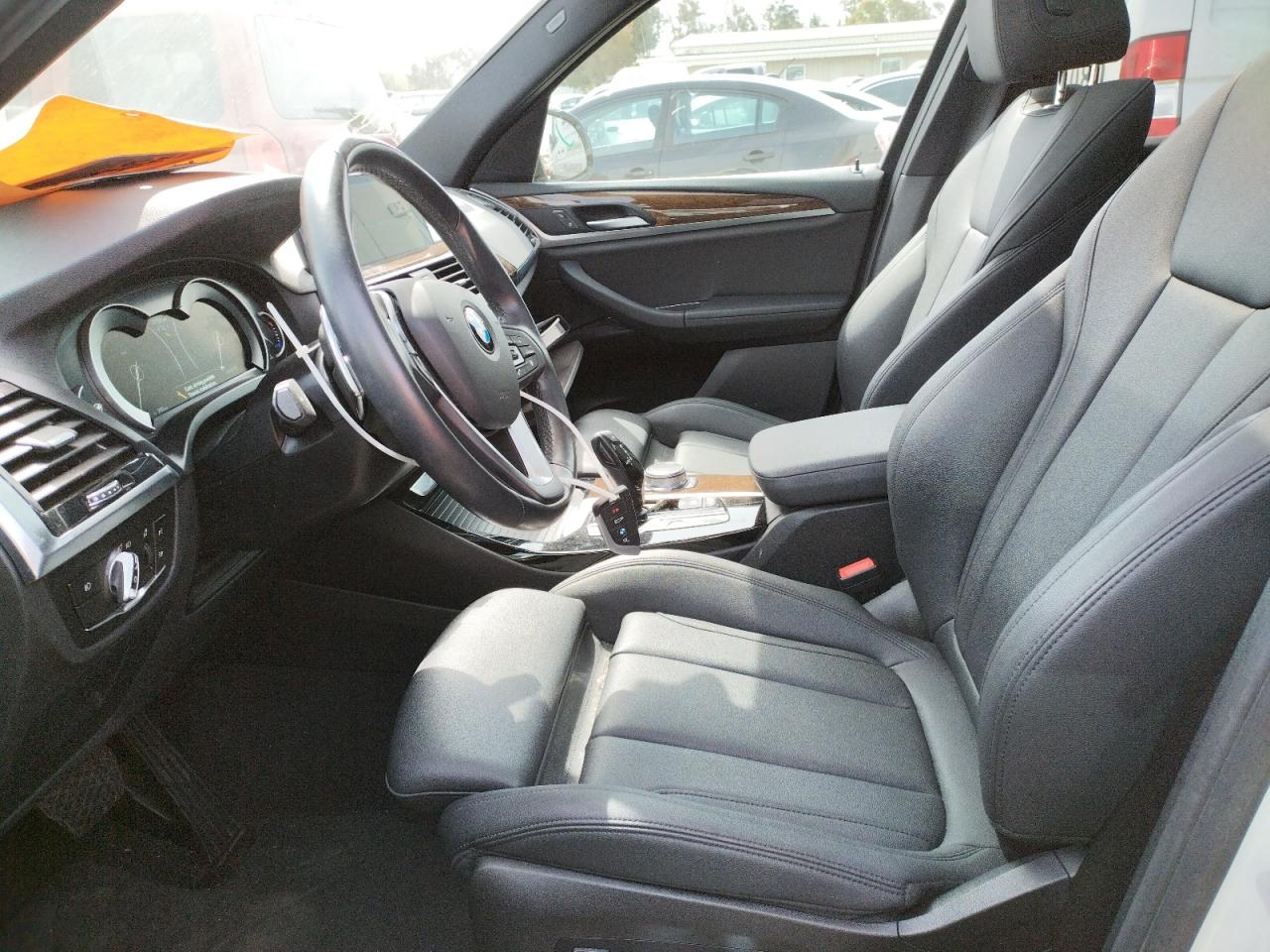 Photo 5 from auction – 2018 BMW X3 XDRIVE3 with VIN 5UXTR9C57JLD73956