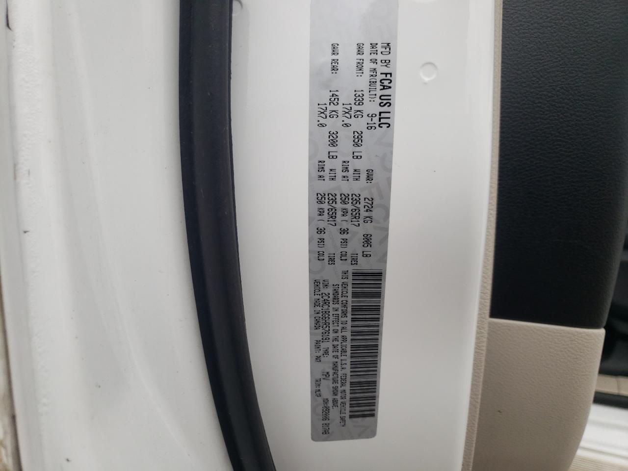 Photo 10 from auction – 2017 CHRYSLER PACIFICA T with VIN 2C4RC1BG6HR576191