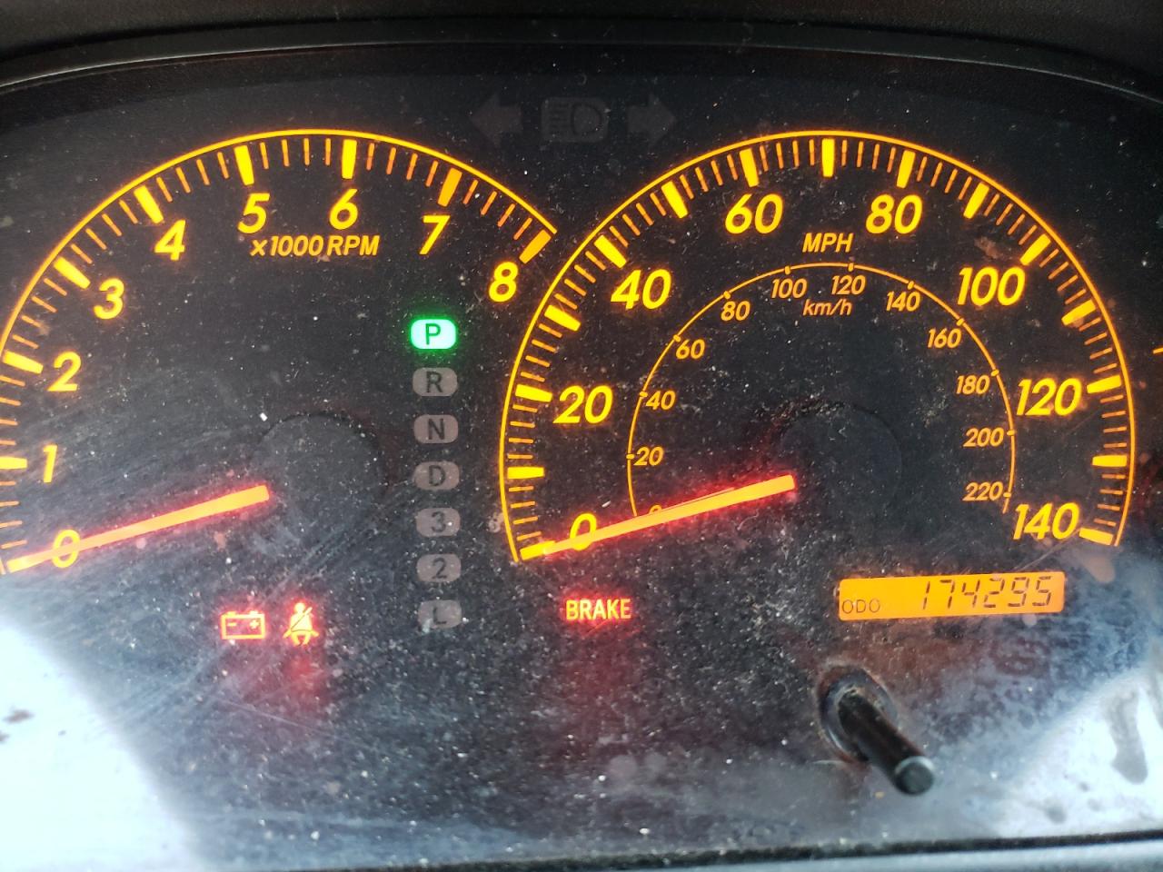 Photo 8 from auction – 2005 TOYOTA CAMRY LE with VIN 4T1BE32K05U536369