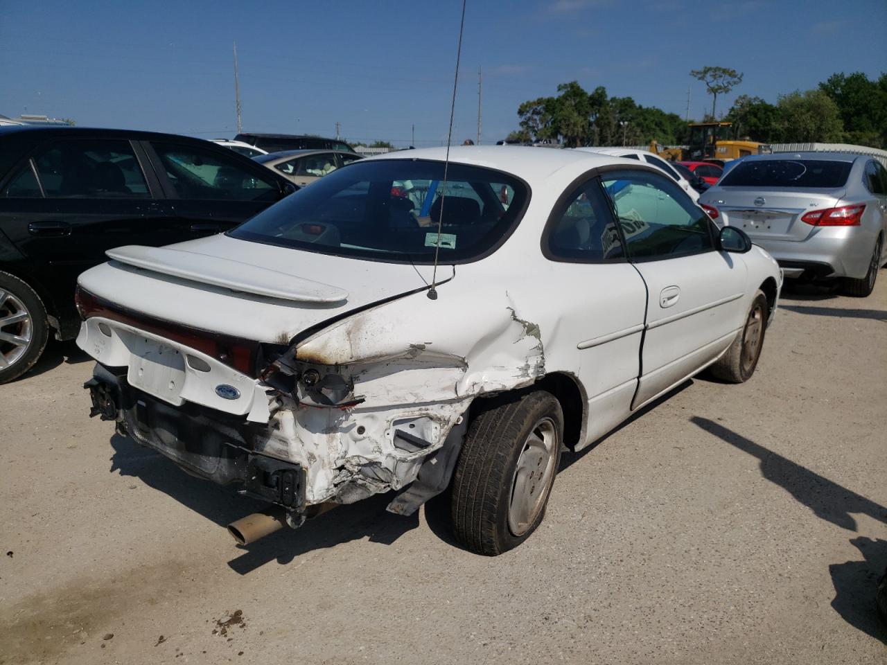 Photo 4 from auction – 2001 FORD ESCORT ZX2 with VIN 3FAFP11371R204774
