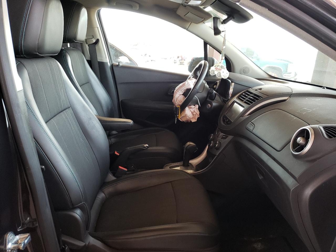 Photo 5 from auction – 2015 CHEVROLET TRAX 1LT with VIN KL7CJLSB2FB067882