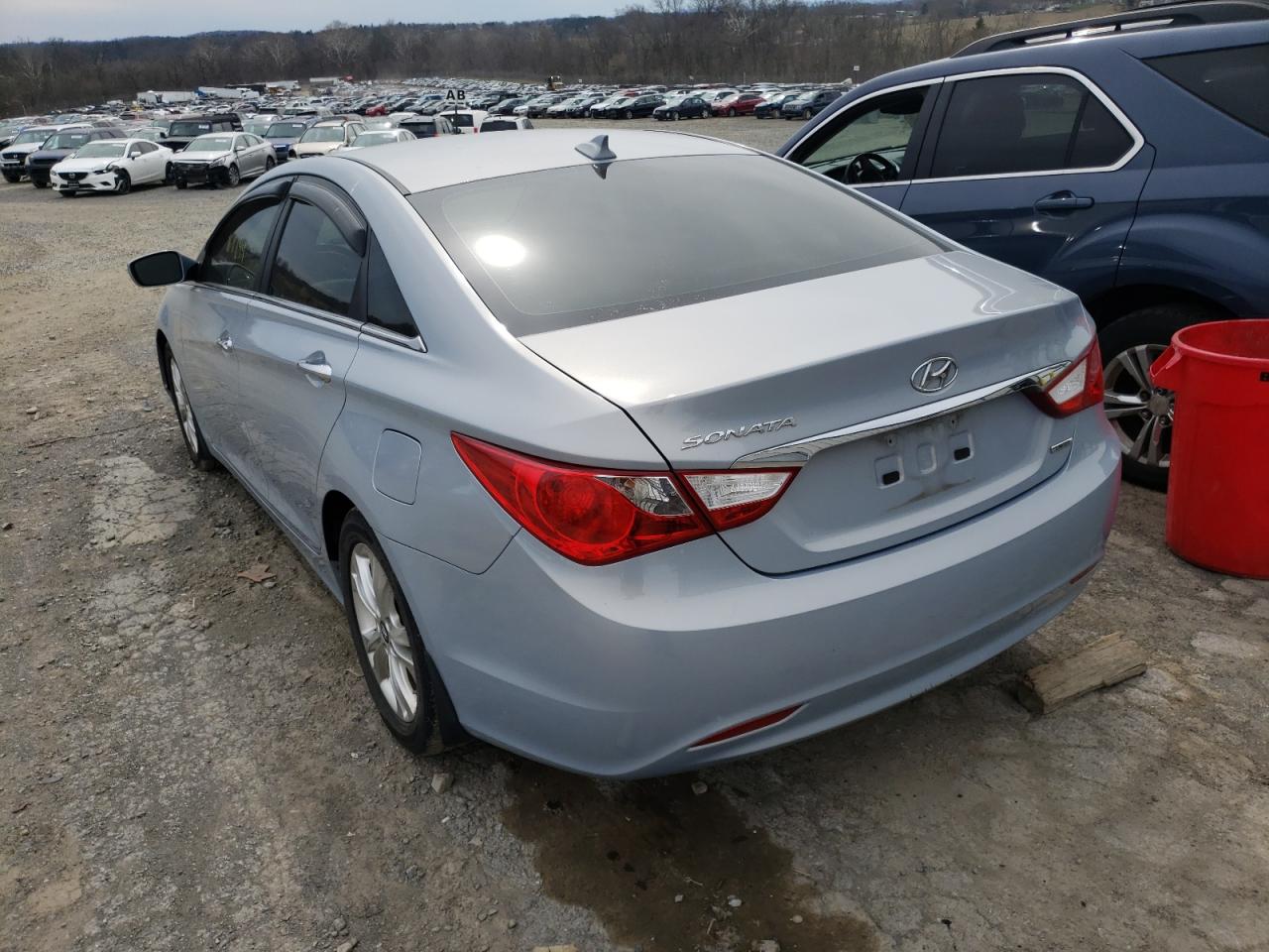 Photo 3 from auction – 2013 HYUNDAI SONATA SE with VIN 5NPEC4AC1DH538132