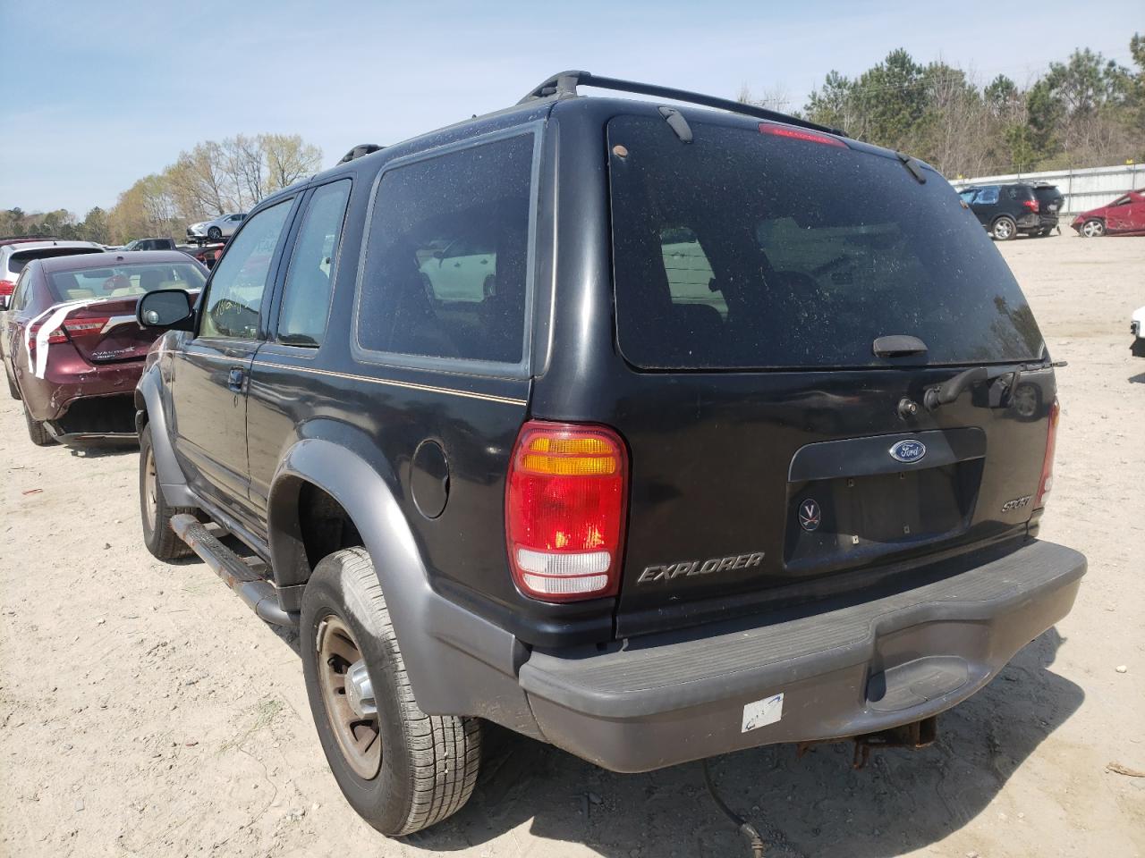 Photo 3 from auction – 2000 FORD EXPLORER S with VIN 1FMYU60XXYUA17640