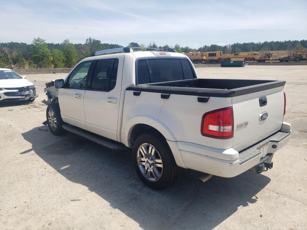 Photo 3 from auction – 2008 FORD EXPLORER S with VIN 1FMEU33888UB01381