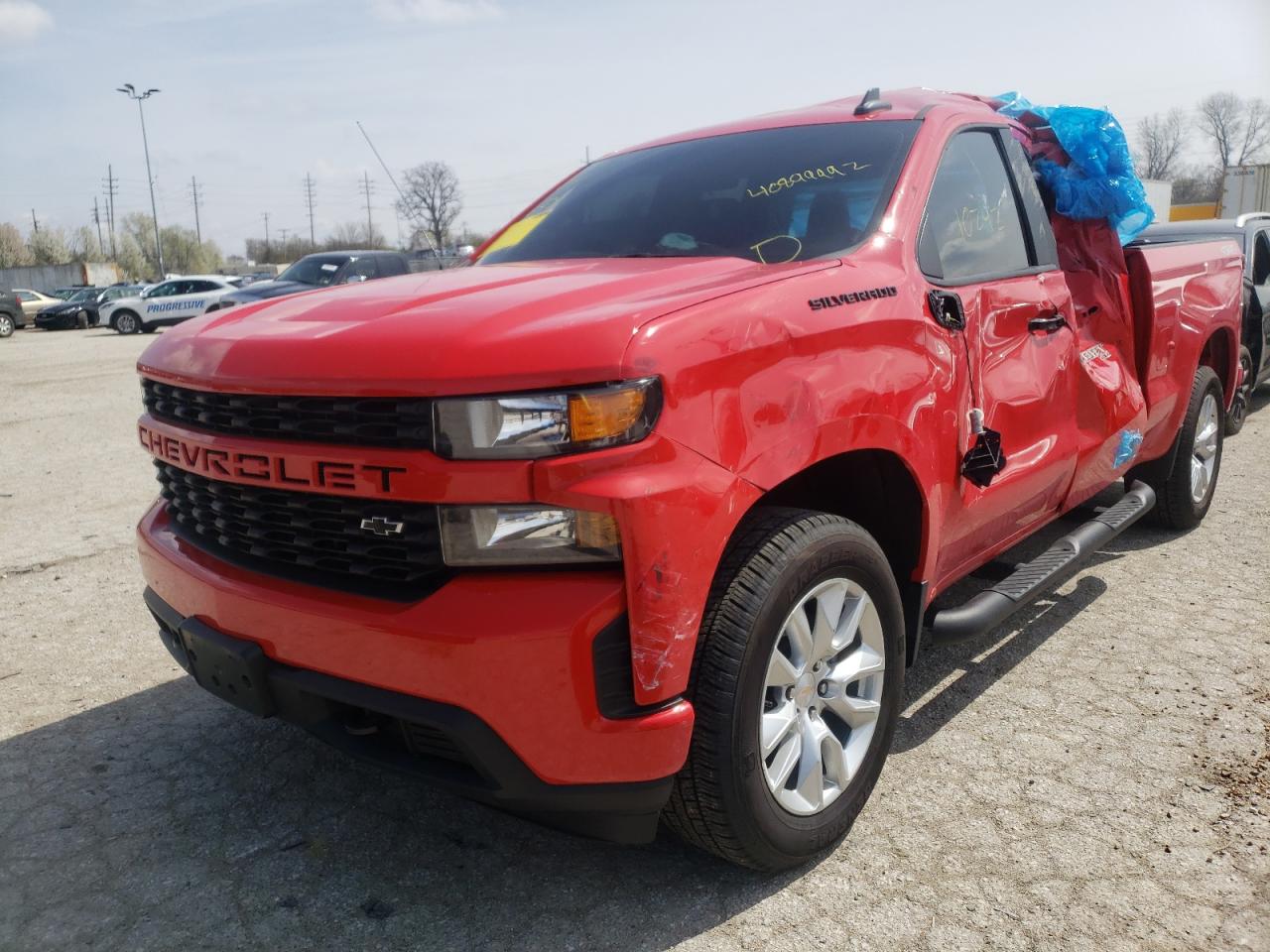 Photo 2 from auction – 2021 CHEVROLET SILVERADO with VIN 1GCRYBEH2MZ195045