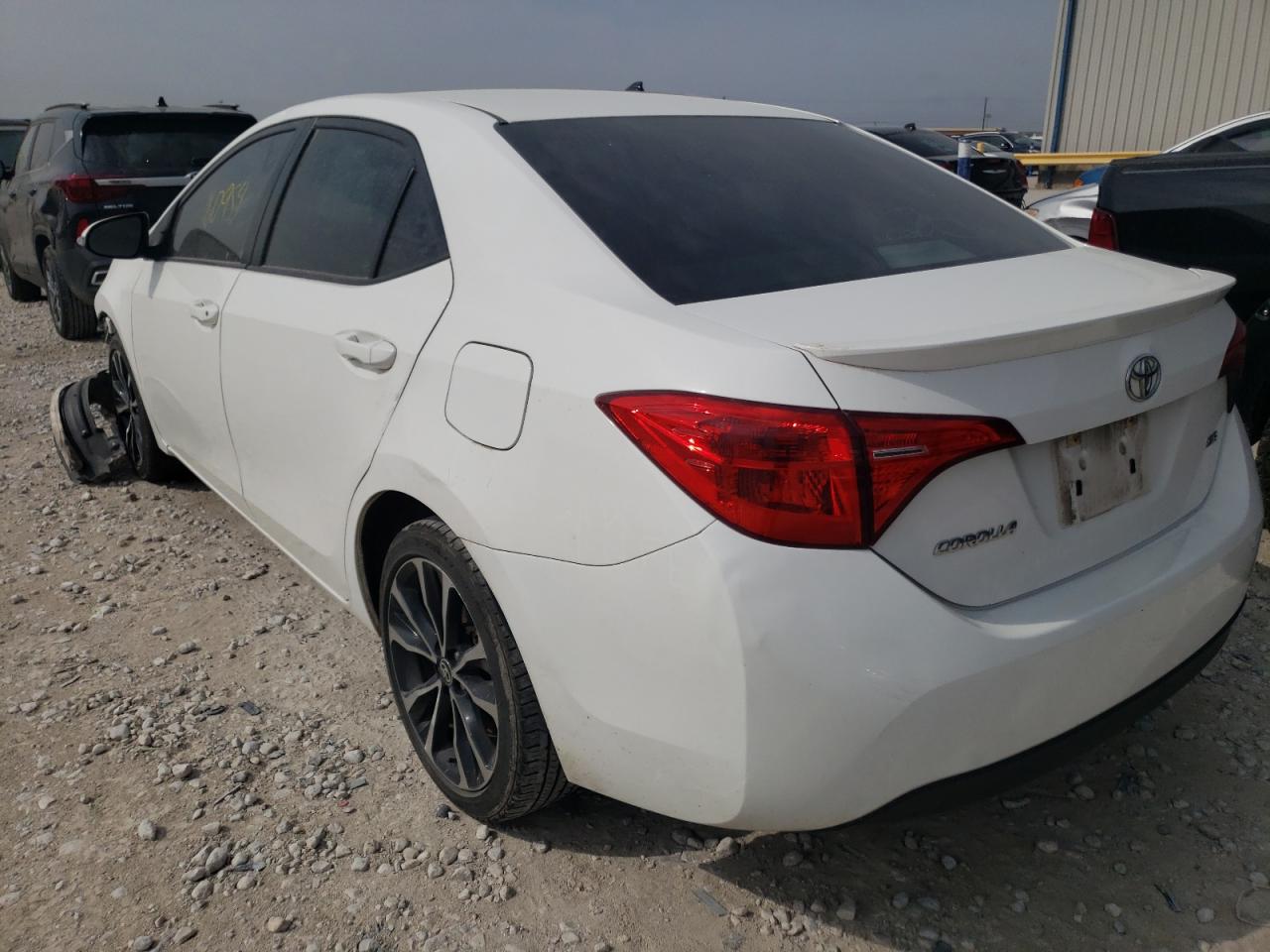 Photo 3 from auction – 2017 TOYOTA COROLLA L with VIN 5YFBURHEXHP728248