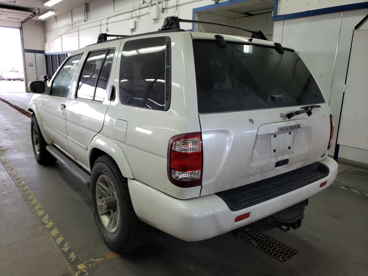 Photo 3 from auction – 2003 NISSAN PATHFINDER with VIN JN8DR09Y43W818305