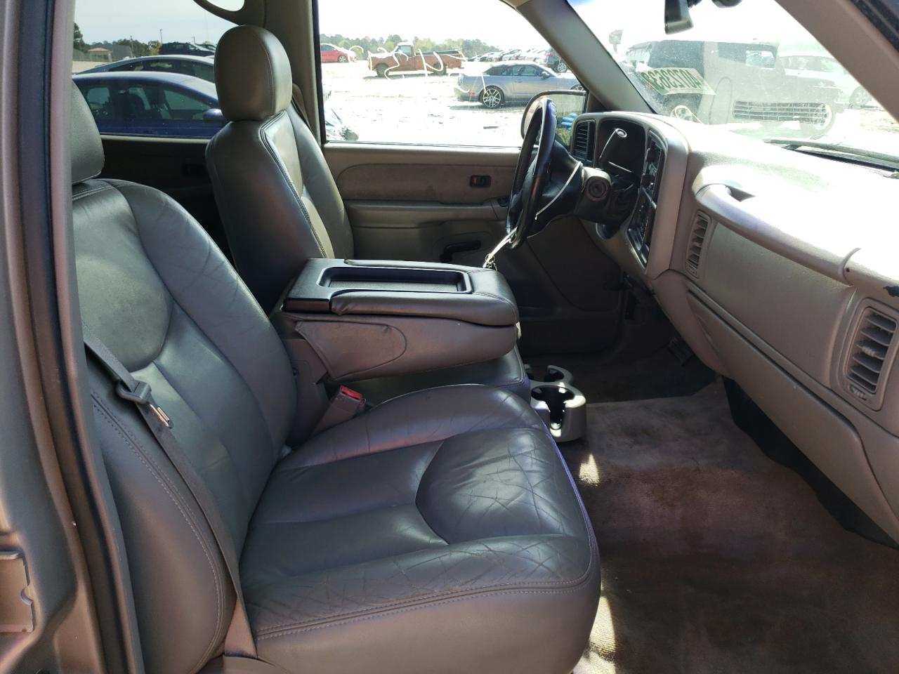 Photo 5 from auction – 2003 CHEVROLET silverado with VIN 1GCGC13U13F187566