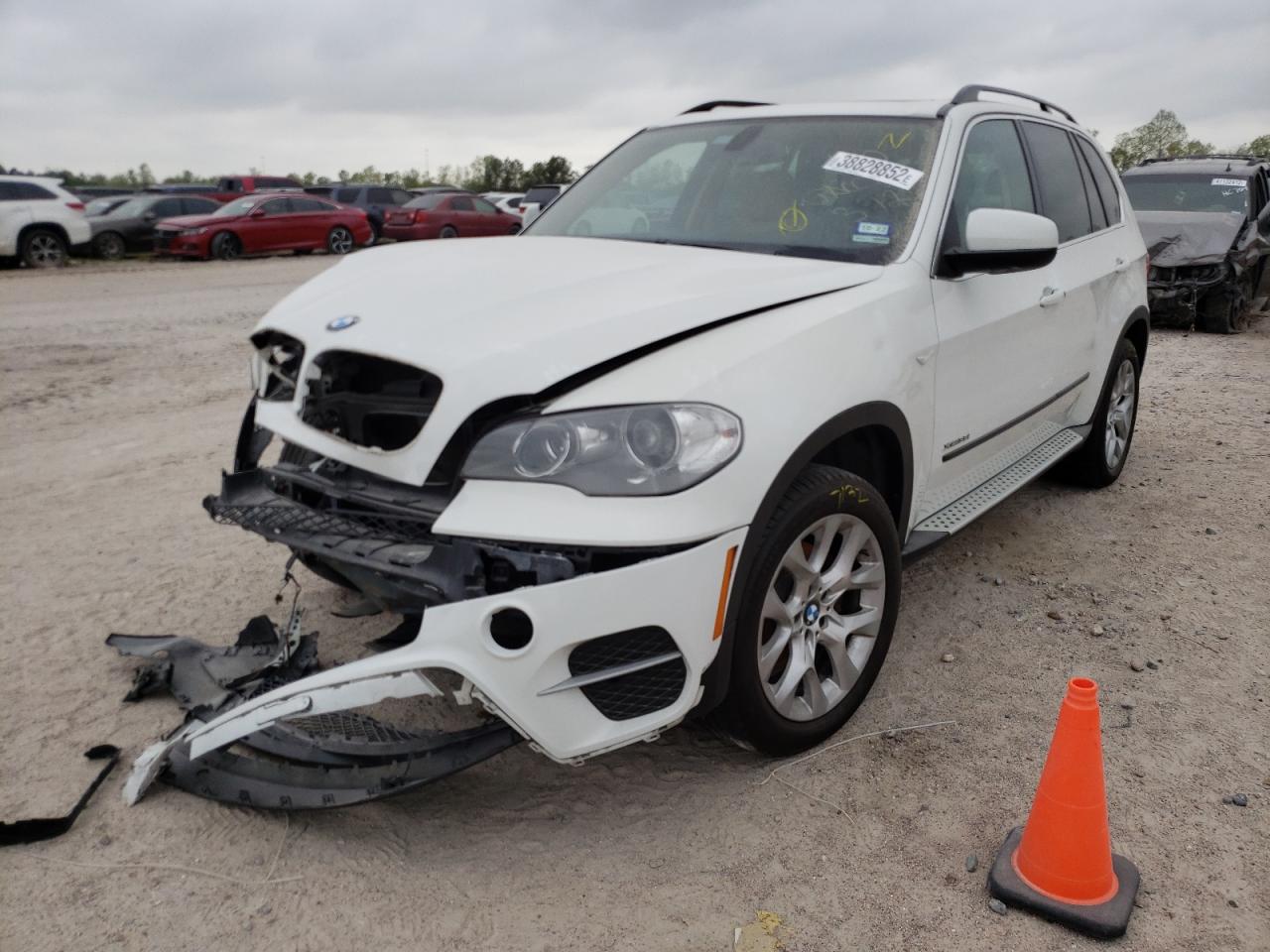 Photo 2 from auction – 2013 BMW X5 XDRIVE3 with VIN 5UXZV4C50D0B24641