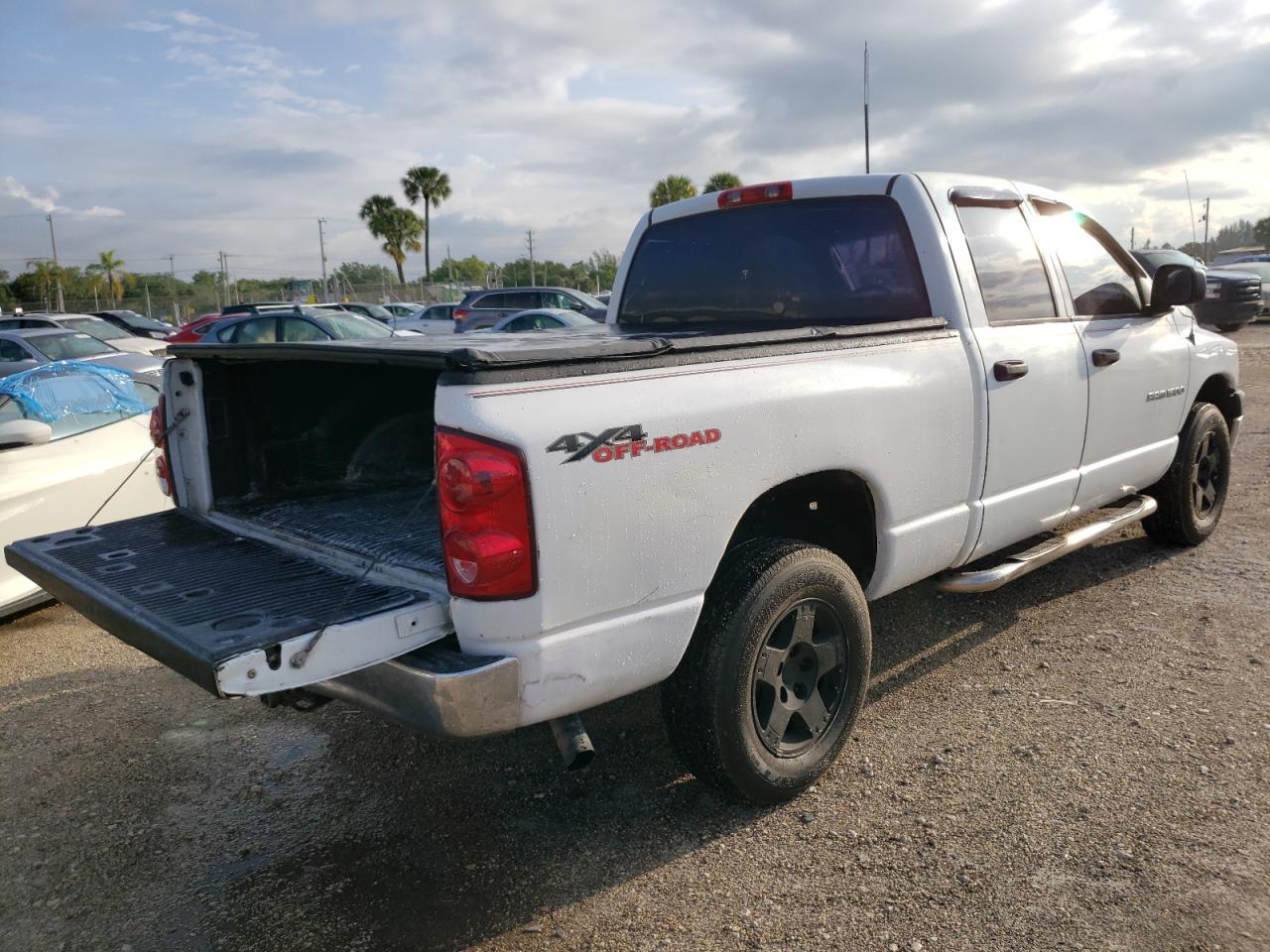 Photo 4 from auction – 2007 DODGE RAM 1500 S with VIN 1D7HU18P97J510808
