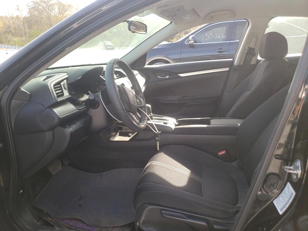 Photo 5 from auction – 2017 HONDA CIVIC LX with VIN 2HGFC2F50HH516349