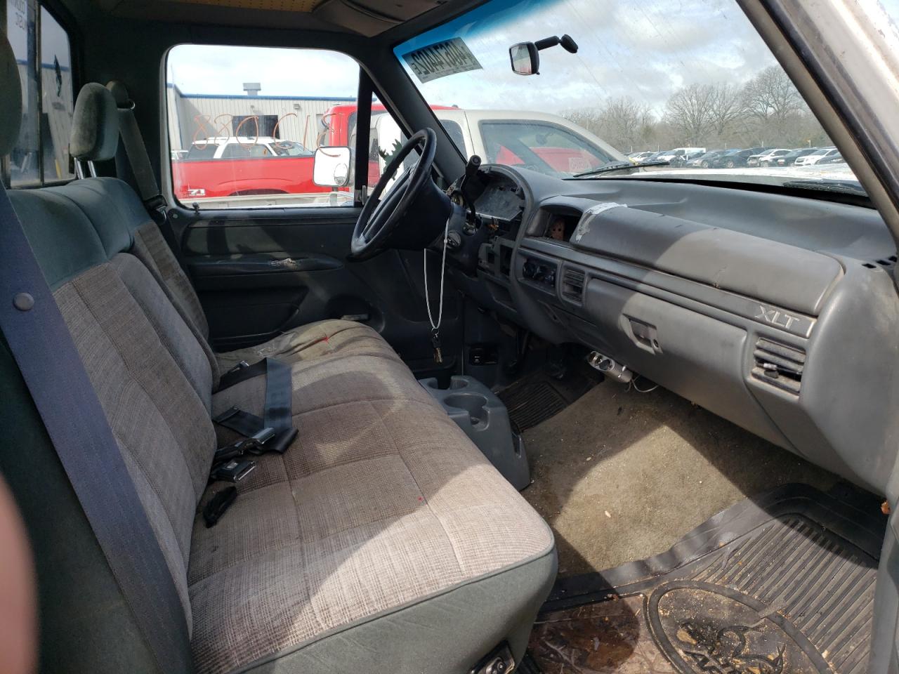Photo 5 from auction – 1992 FORD F150 with VIN 1FTDF15N5NNA62000