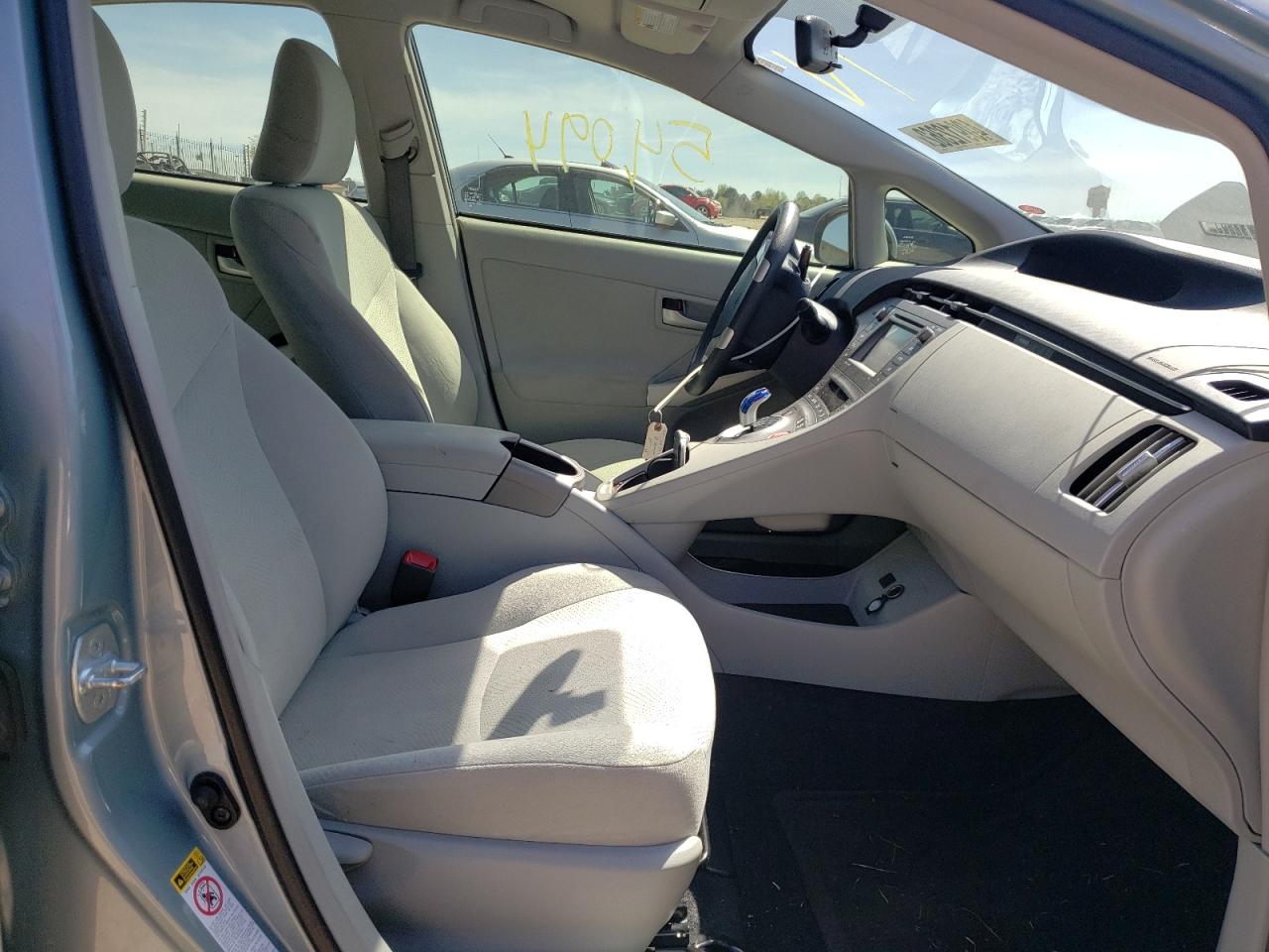Photo 5 from auction – 2013 TOYOTA PRIUS with VIN JTDKN3DU8D1620992