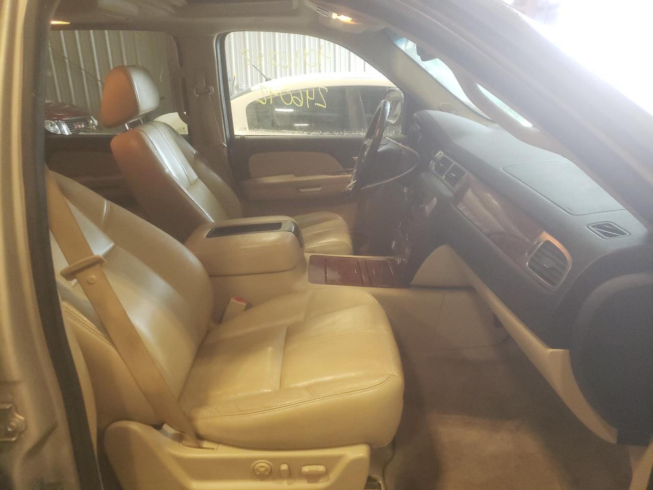Photo 5 from auction – 2007 CHEVROLET SUBURBAN K with VIN 3GNFK16347G286752