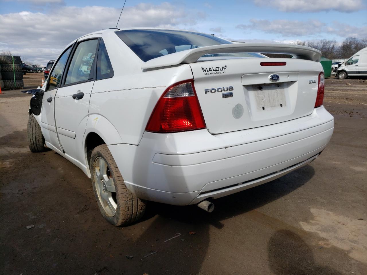 Photo 3 from auction – 2006 FORD FOCUS ZX4 with VIN 1FAHP34N16W219955