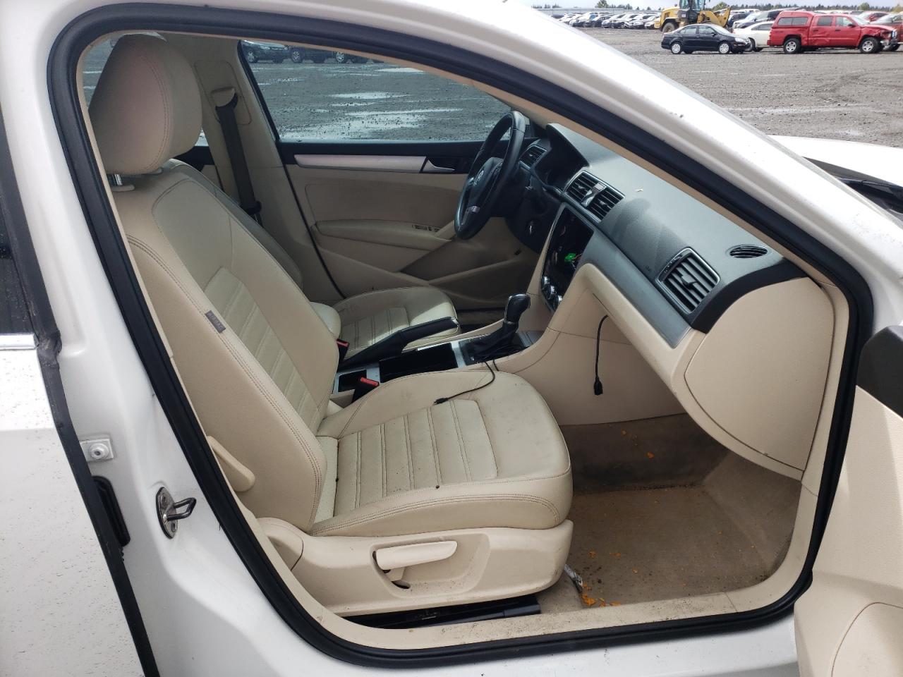 Photo 5 from auction – 2012 VOLKSWAGEN PASSAT SE with VIN 1VWBM7A37CC075597
