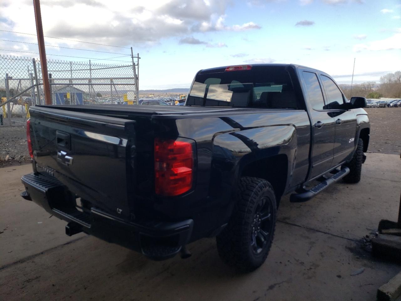 Photo 4 from auction – 2017 CHEVROLET SILVERADO with VIN 1GCVKREC2HZ256039
