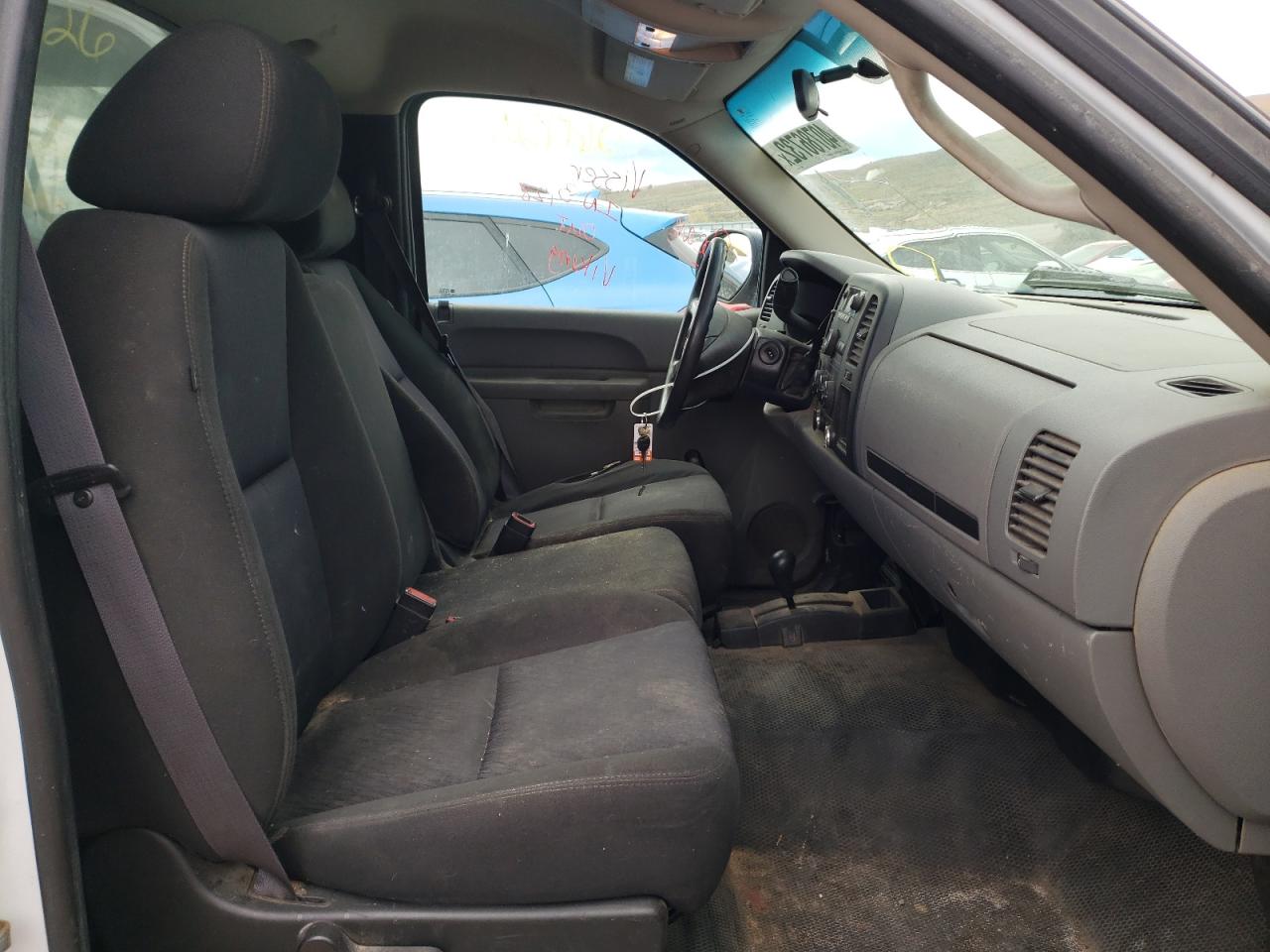 Photo 5 from auction – 2011 CHEVROLET SILVERADO with VIN 1GCNKPEA8BZ276421