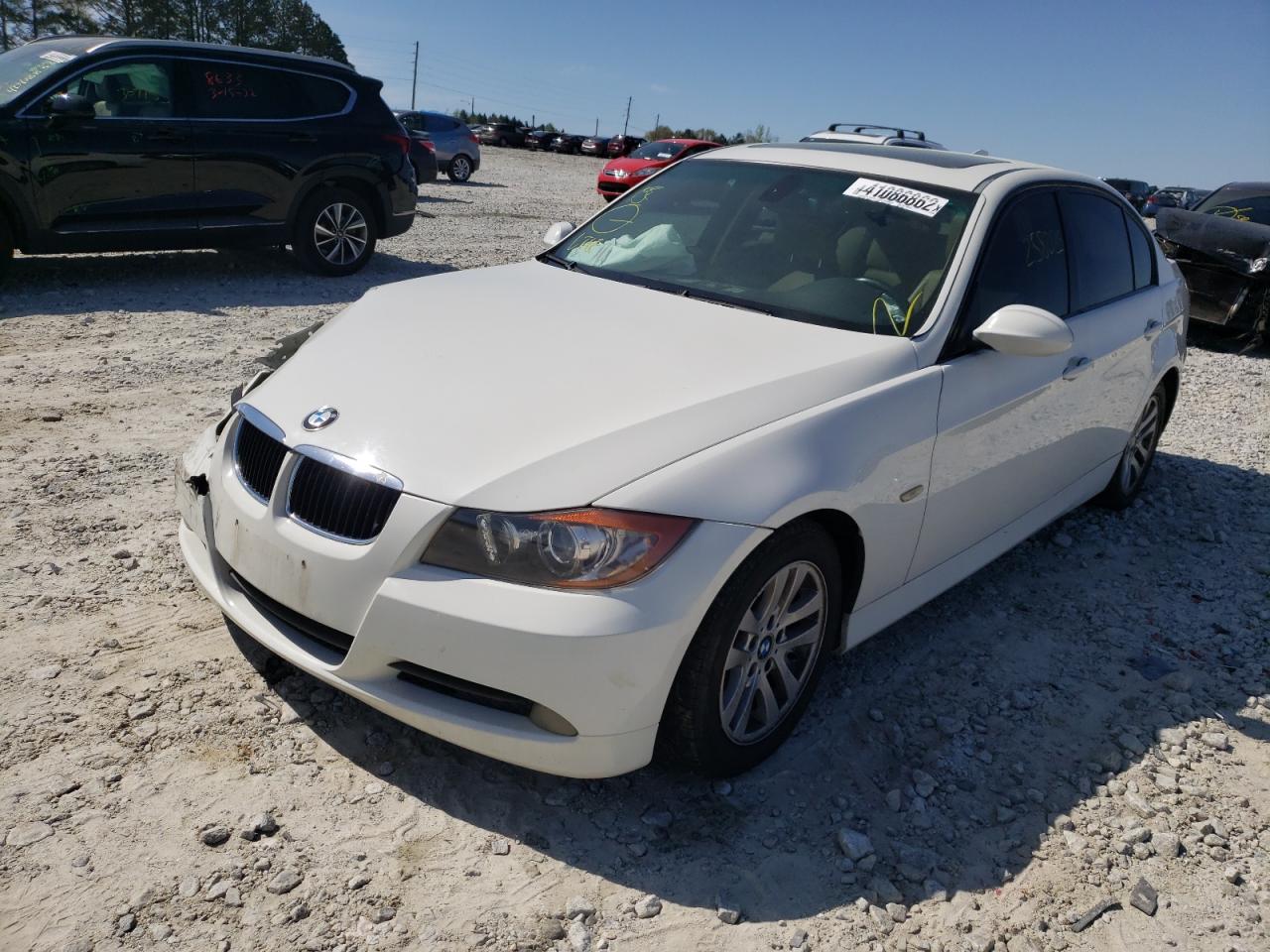 Photo 2 from auction – 2007 BMW 328 I with VIN WBAVA37507NL10892
