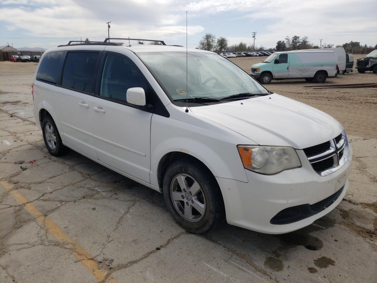 DODGE GRAND CARA 2013 with VIN 2C4RDGCGXDR536799 - Photo from auction