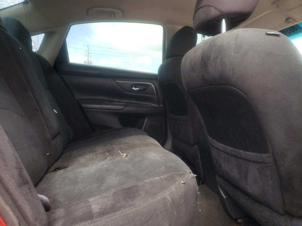 Photo 6 from auction – 2015 NISSAN ALTIMA 2.5 with VIN 1N4AL3AP4FN885961