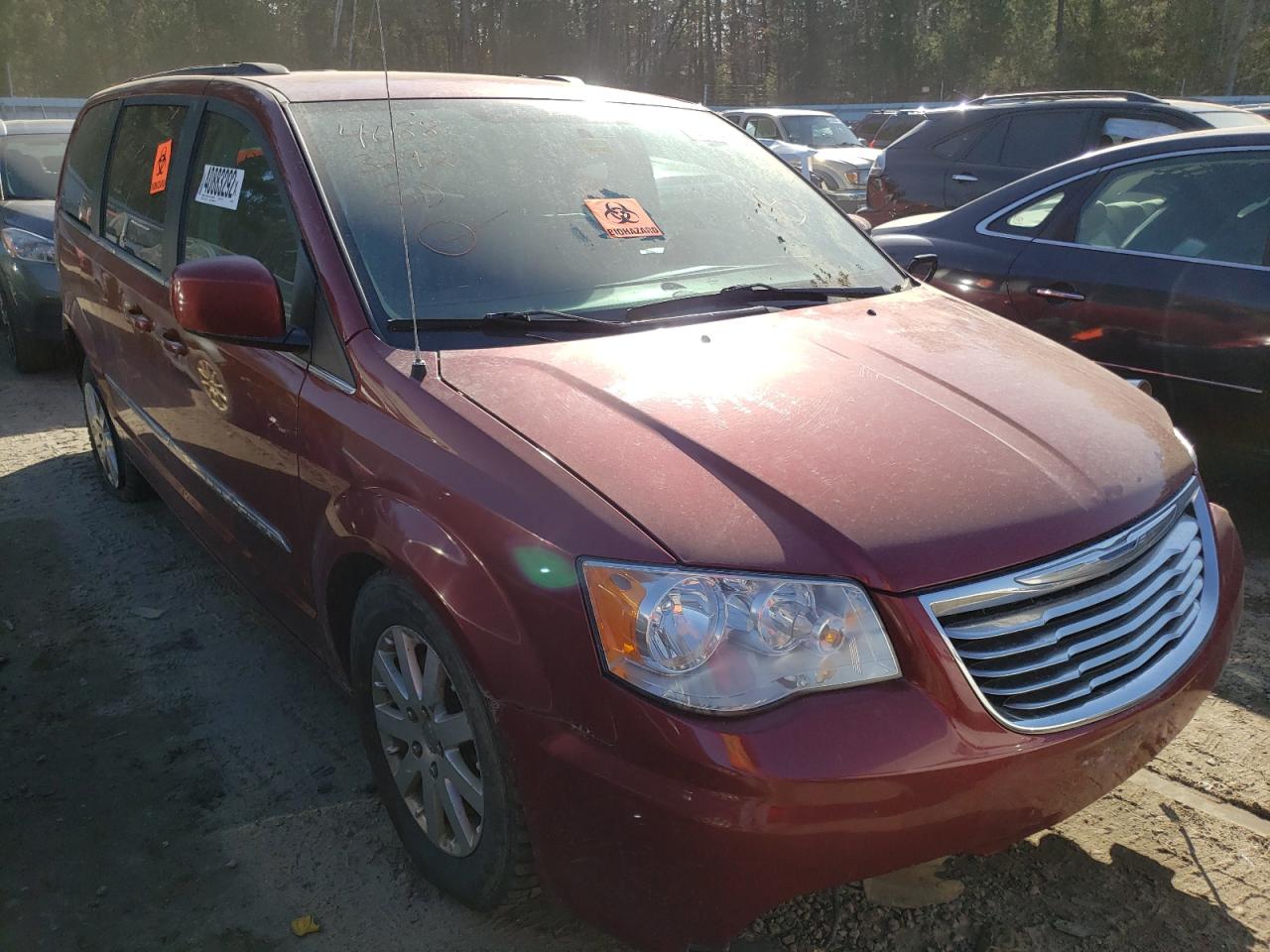CHRYSLER TOWN & COU 2015 with VIN 2C4RC1BG9FR560256 - Photo from auction