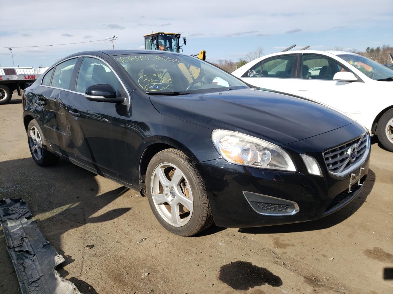 VOLVO S60 T5 2013 with VIN YV1612FH0D1228350 - Photo from auction