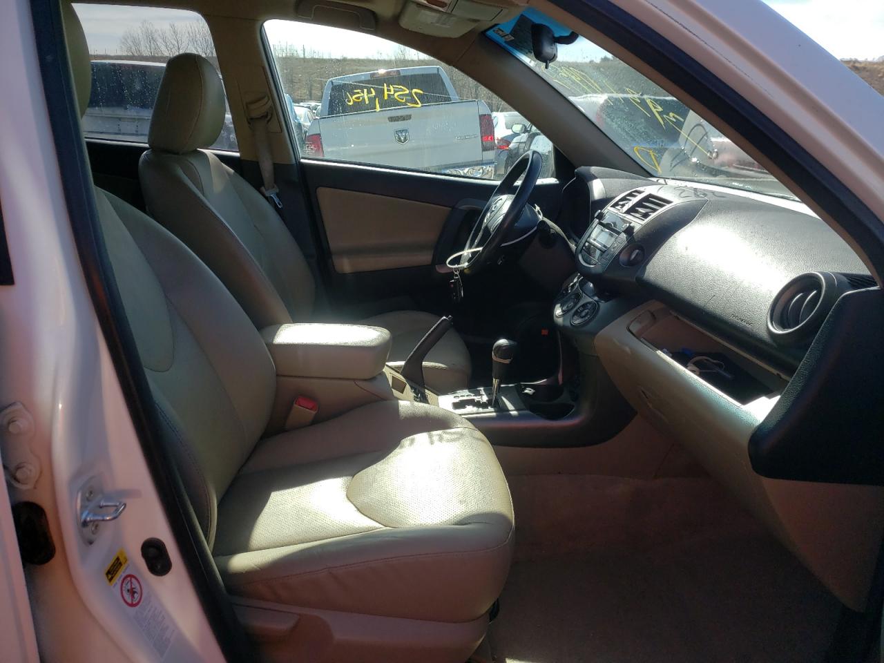 Photo 5 from auction – 2009 TOYOTA RAV4 LIMIT with VIN JTMBK31VX95075657