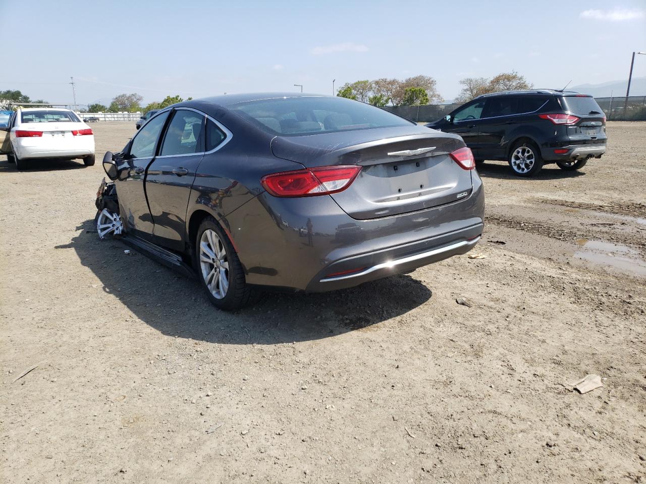 Photo 3 from auction – 2015 CHRYSLER 200 LIMITE with VIN 1C3CCCAB5FN647984