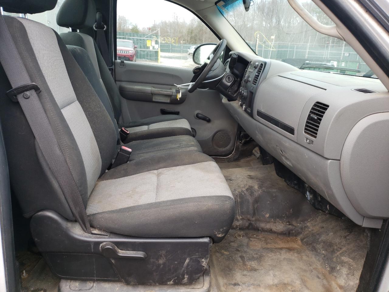 Photo 5 from auction – 2007 CHEVROLET SILVERADO with VIN 1GCEC14027E538659