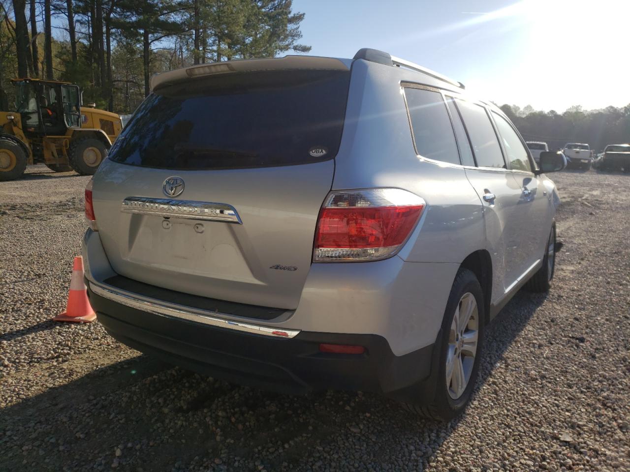 Photo 4 from auction – 2012 TOYOTA HIGHLANDER with VIN 5TDDK3EH9CS151173