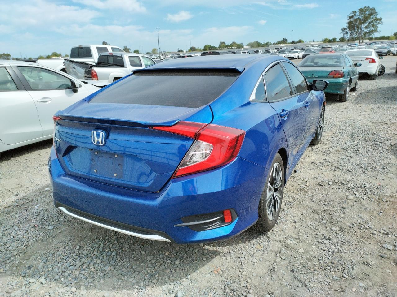 Photo 4 from auction – 2019 HONDA CIVIC LX with VIN 2HGFC2F65KH569709