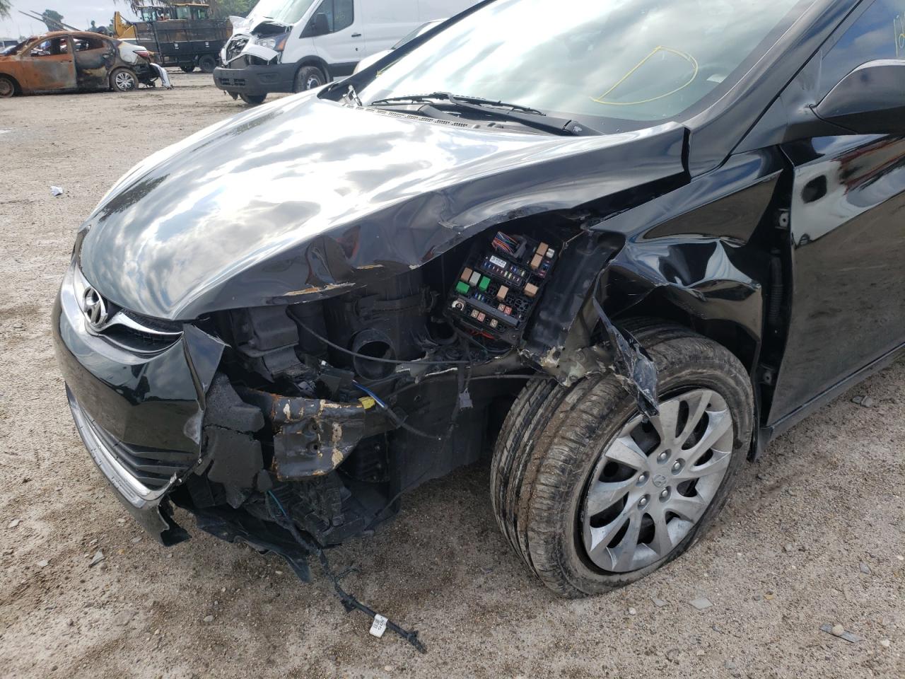 Photo 9 from auction – 2012 HYUNDAI ELANTRA GL with VIN KMHDH4AEXCU410230