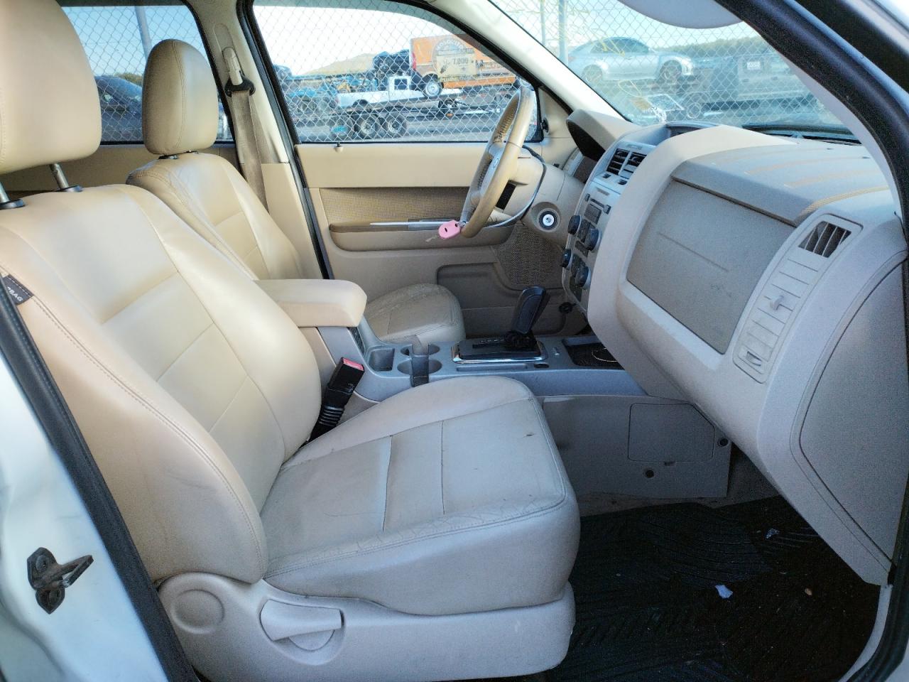 Photo 5 from auction – 2009 FORD ESCAPE XLT with VIN 1FMCU93G89KB03761