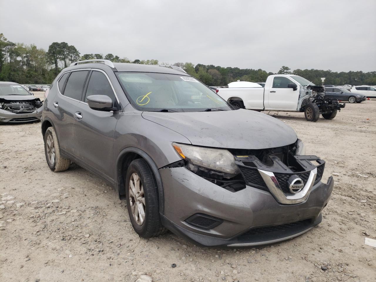 NISSAN ROGUE S 2016 with VIN KNMAT2MT7GP620857 - Photo from auction