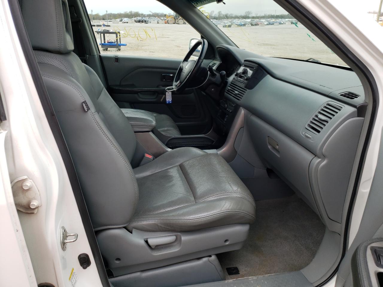 Photo 5 from auction – 2004 HONDA PILOT EXL with VIN 5FNYF18544B004907