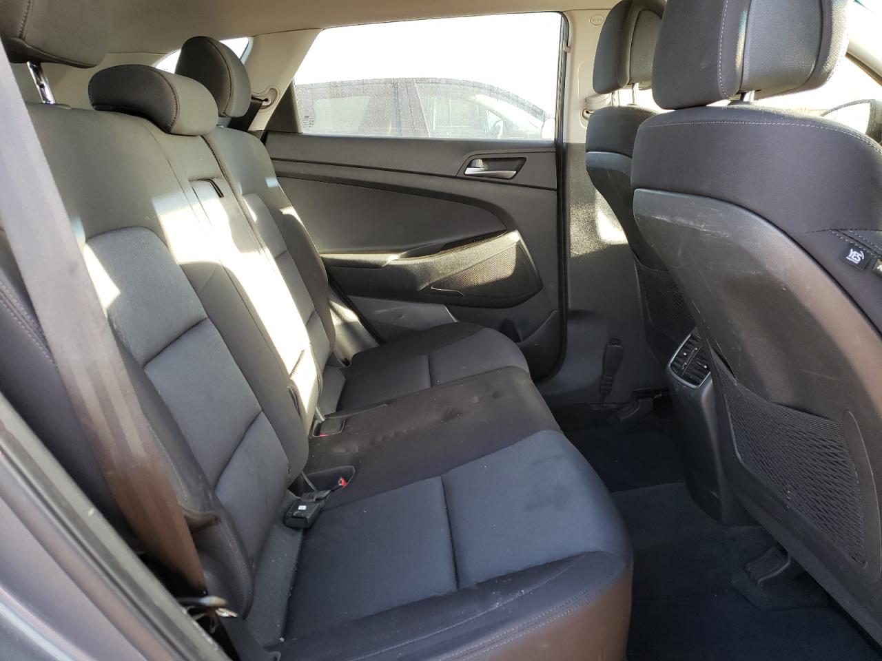 Photo 6 from auction – 2017 HYUNDAI TUCSON LIM with VIN KM8J3CA25HU474765