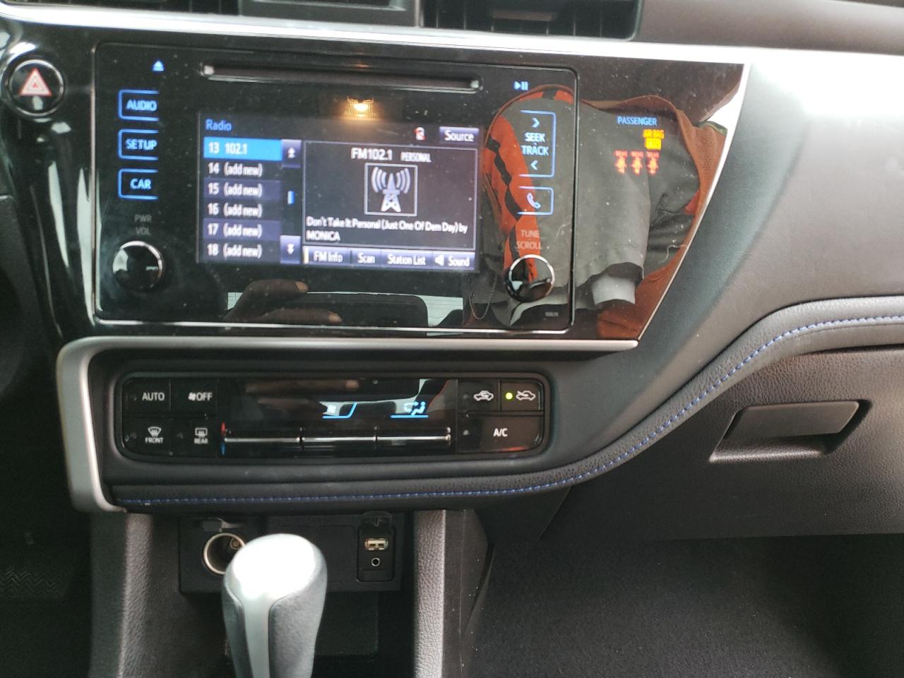 Photo 9 from auction – 2018 TOYOTA COROLLA L with VIN 5YFBURHE8JP780080