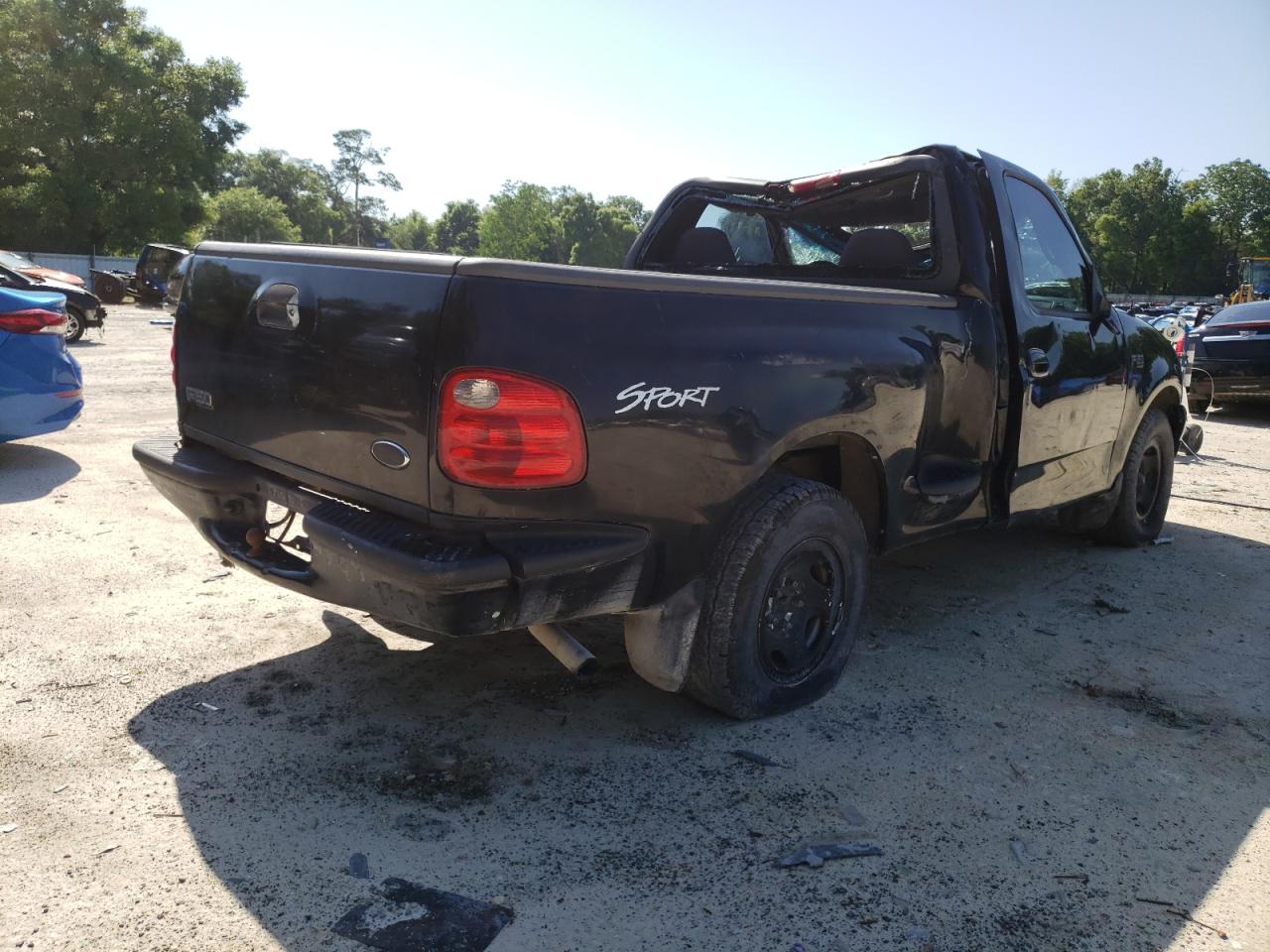 Photo 4 from auction – 2001 FORD F150 with VIN 1FTZF072X1KB86553