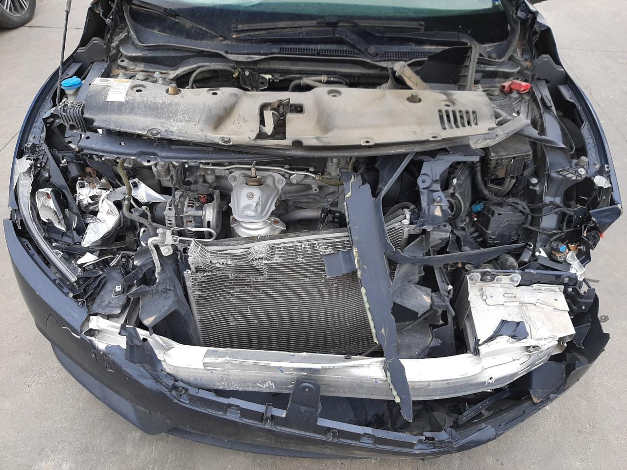 Photo 11 from auction – 2016 HONDA CIVIC LX with VIN 19XFC2F51GE008822
