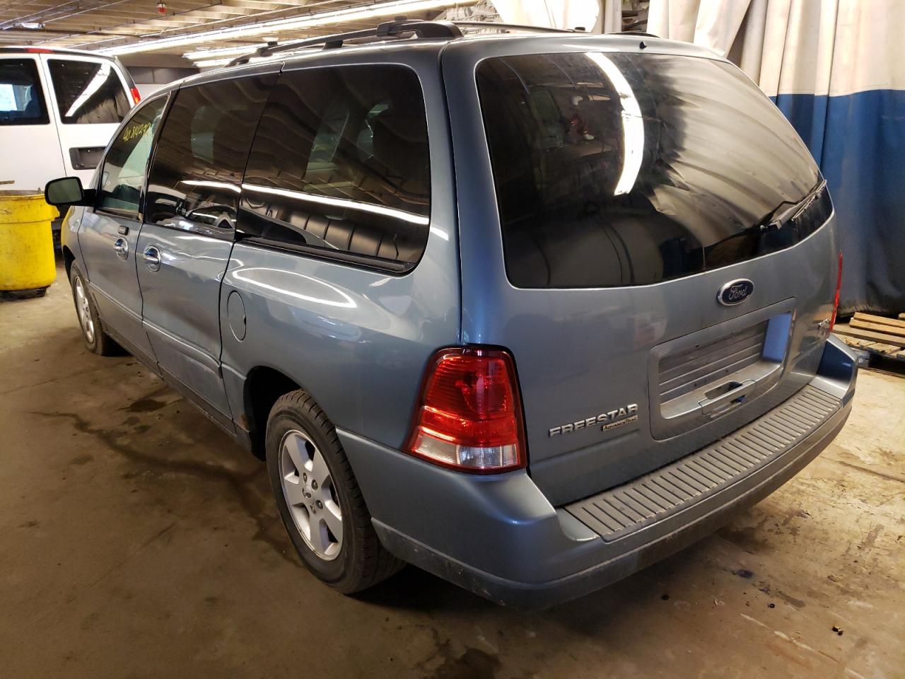 Photo 3 from auction – 2004 FORD FREESTAR S with VIN 2FMDA57604BA55747
