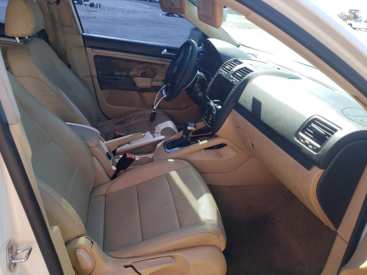 Foto 5 de la subasta – 2007 VOLKSWAGEN JETTA WOLF con VIN 3VWEF71K97M077645
