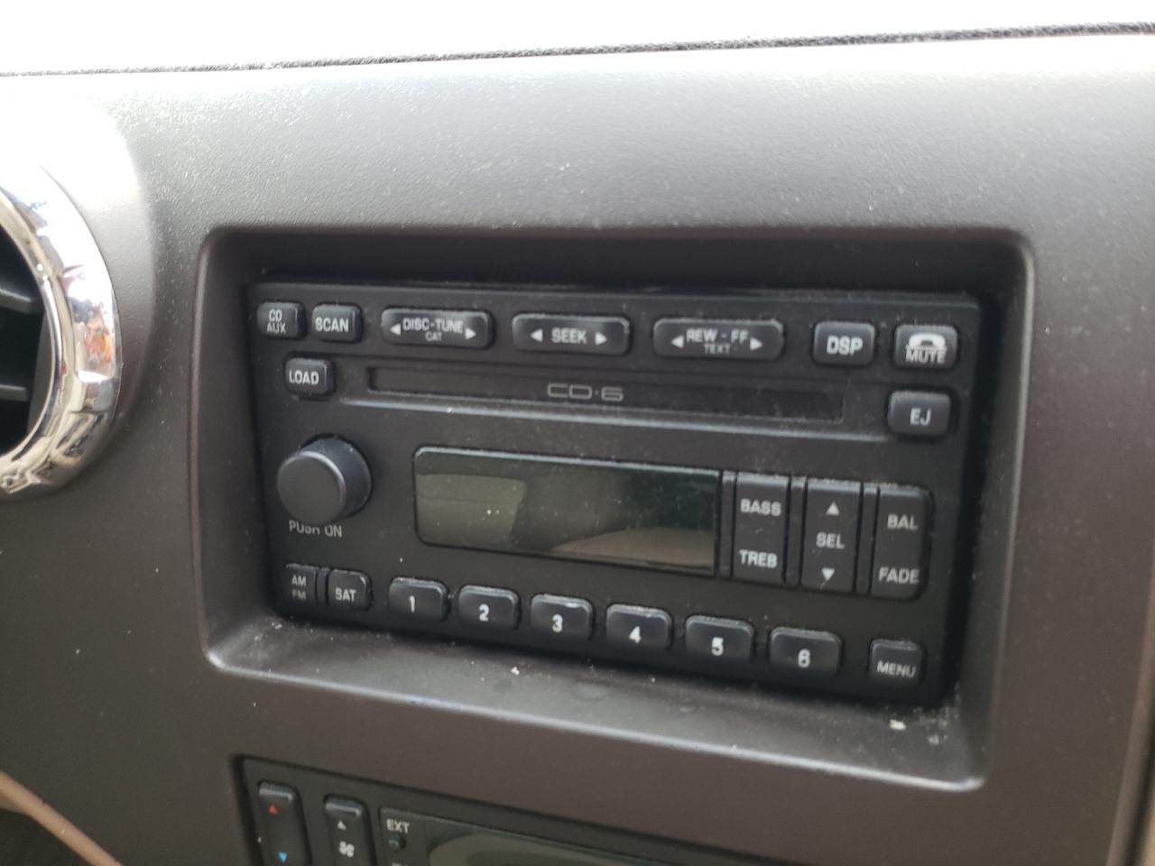 Photo 9 from auction – 2005 FORD EXPEDITION with VIN 1FMPU17595LA37205